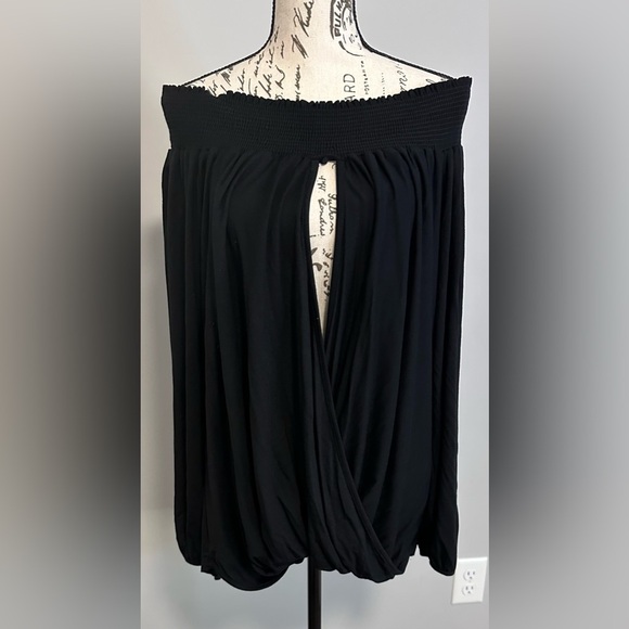 โจ Off-Shoulder Long Sleeve Blouse โ Black, NWT by 1.4.3 Story โจ - Picture 2 of 13